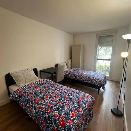 Apartament Single Bed In A 2 Bed Near Paris Argenteuil