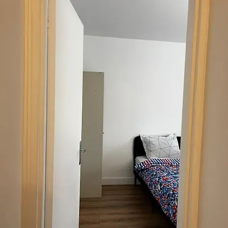Single Bed In A 2 Bed Near Paris Apartament Argenteuil