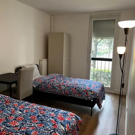 Single Bed In A 2 Bed Near Paris Apartament Argenteuil